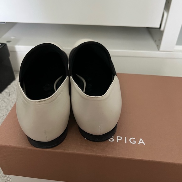 Via Spiga Flats - Picture 3 of 8